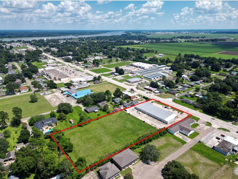 More Photos Of 58630 Belleview Dr, Plaquemine Freestanding For Sale