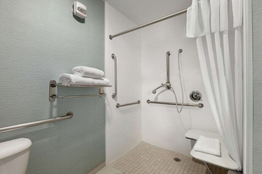 More Photos Of 9169 Markville Dr, Dallas Hotel For Sale
