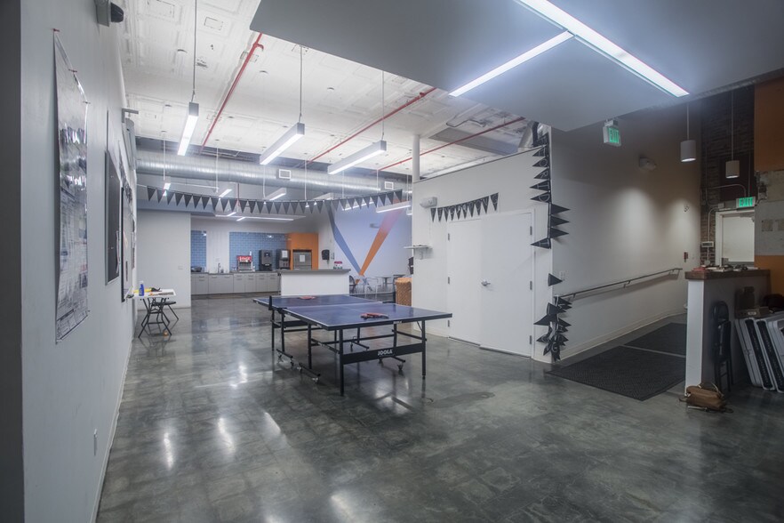 More Photos Of 1525 Hendry St, Fort Myers General Retail For Sale