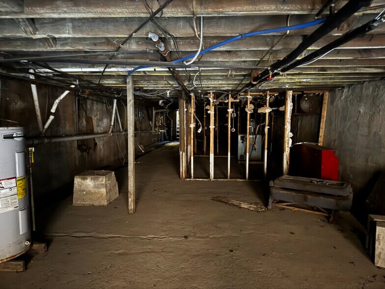 More Photos Of 109 S Main St, Nazareth Storefront Retail Residential For Sale