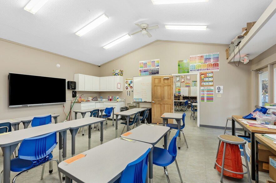 More Photos Of 100 Obetz Rd, Columbus Daycare Center For Sale