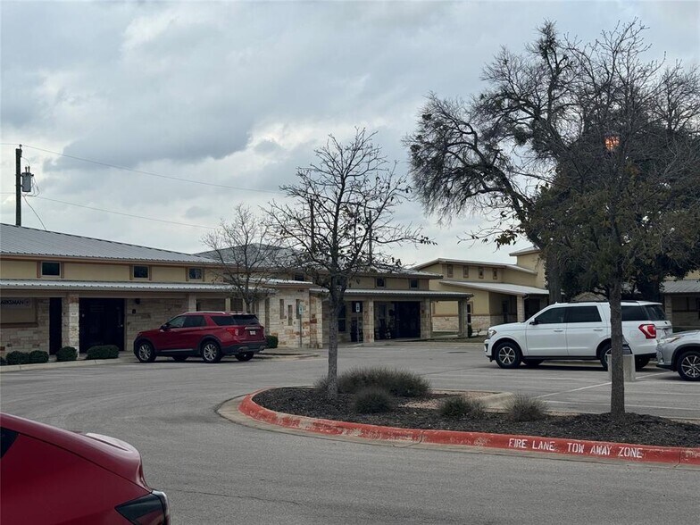 More Photos Of 3001 Joe Dimaggio Blvd, Round Rock Office For Lease