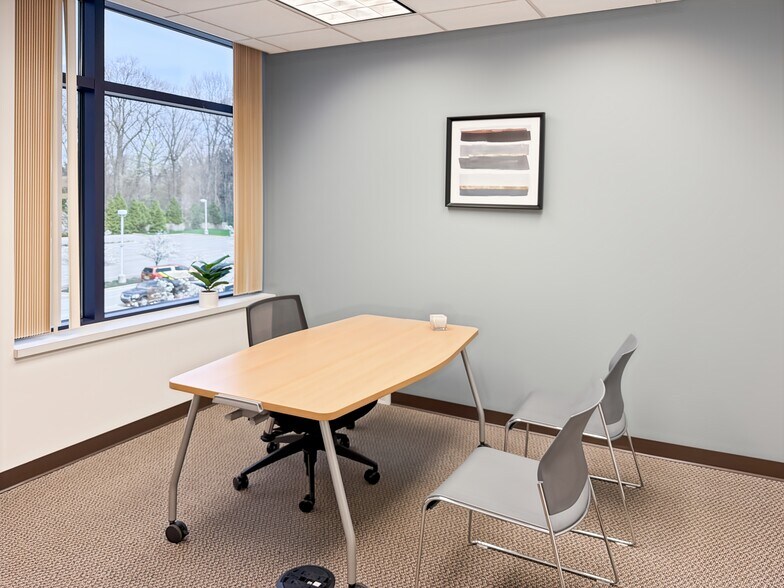 More Photos Of 625 Kenmoor Ave SE, Grand Rapids Coworking Space