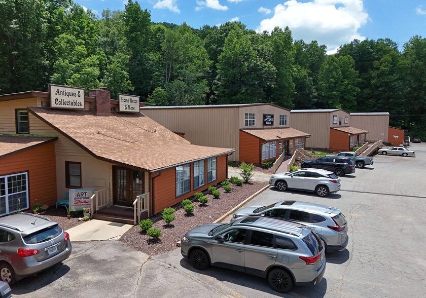 More Photos Of 3196 Highway 515 E, Blairsville Storefront For Lease