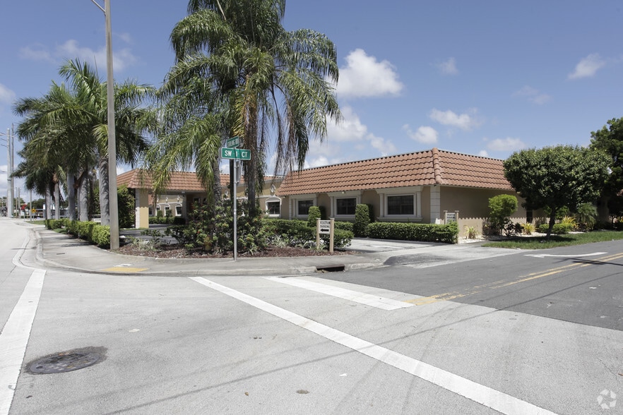 More Photos Of 150 Stirling Rd, Dania Beach Assisted Living For Sale