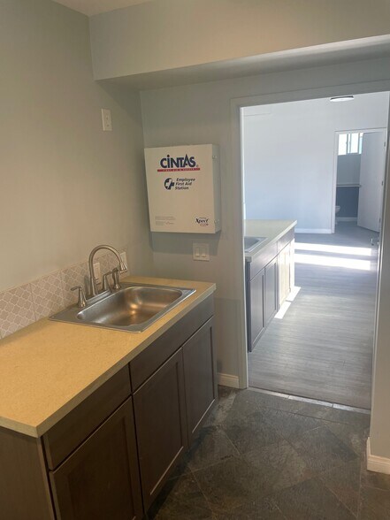 More Photos Of 1990 S Santa Fe Ave, Vista Freestanding For Lease