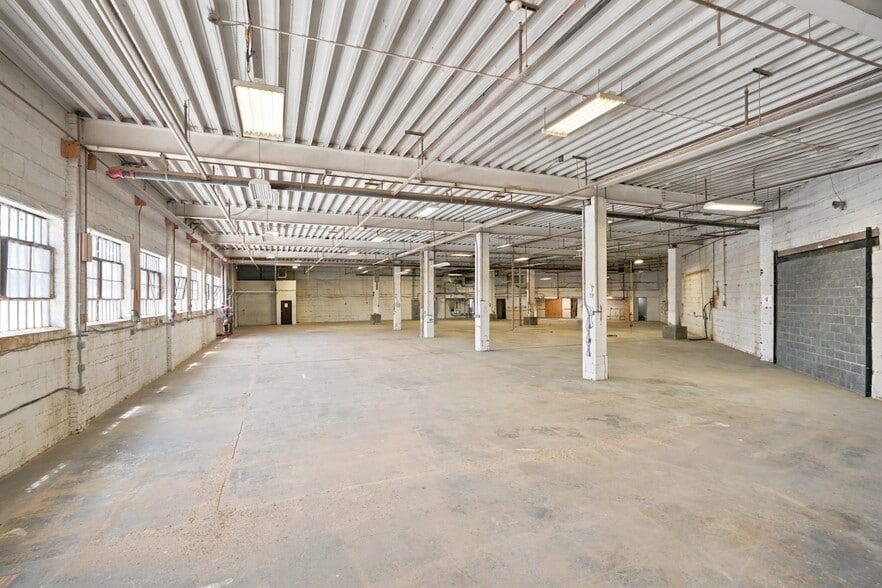More Photos Of 931 Brentwood Rd NE, Washington Warehouse For Lease