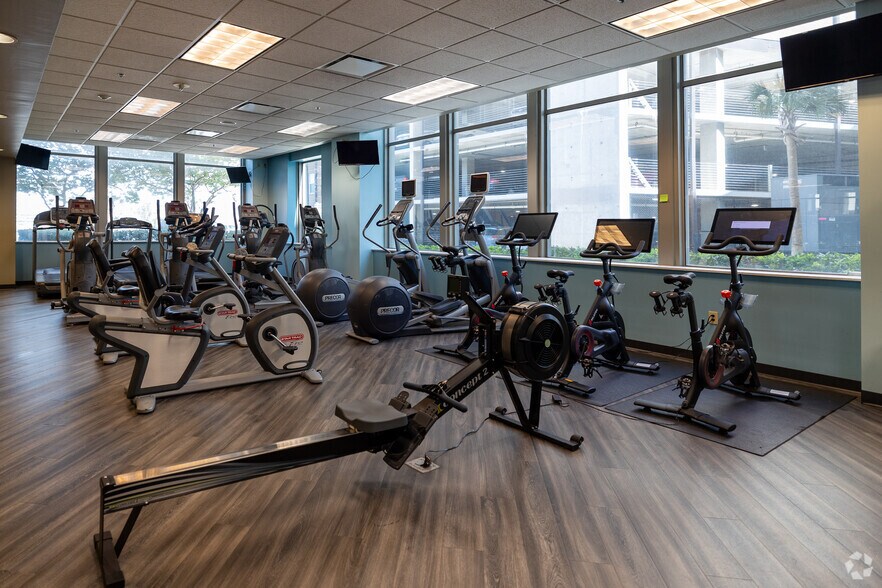 More Photos Of 841 Prudential Dr, Jacksonville Coworking Space