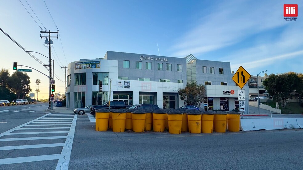 More Photos Of 28955 Pacific Coast Hwy, Malibu Storefront Retail Office For Sale