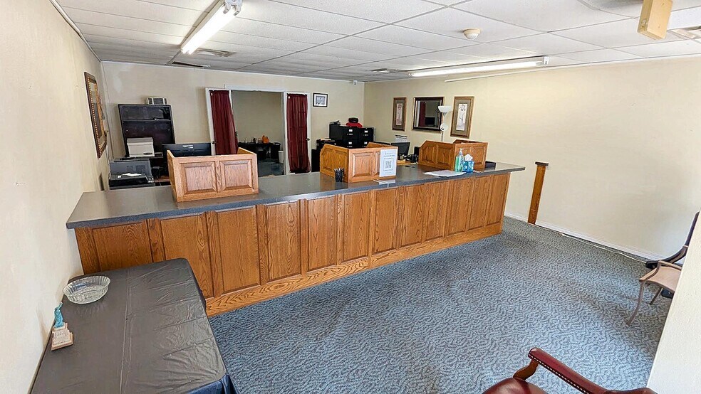 More Photos Of 215 E 6th St, Okmulgee Storefront Retail Office For Sale