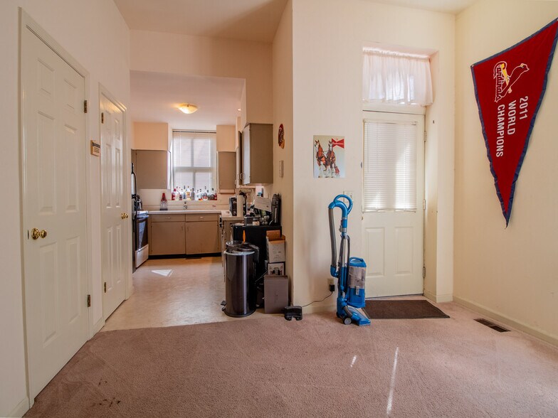 More Photos Of 1911 S 11th St, Saint Louis Apartments For Sale