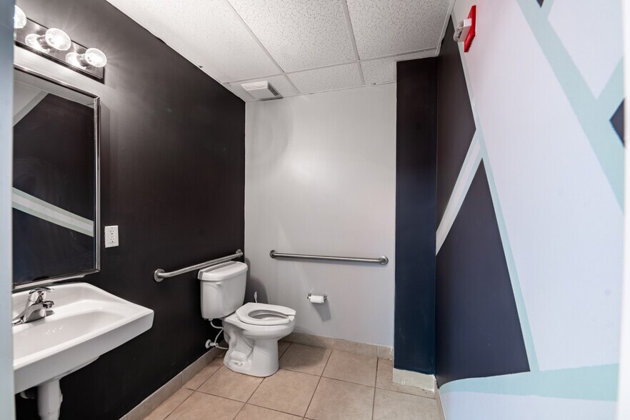 More Photos Of 540 NW University, Port Saint Lucie Office Residential For Sale