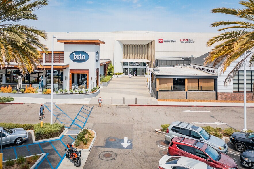 More Photos Of 21712 Hawthorne Blvd, Torrance General Retail For Lease