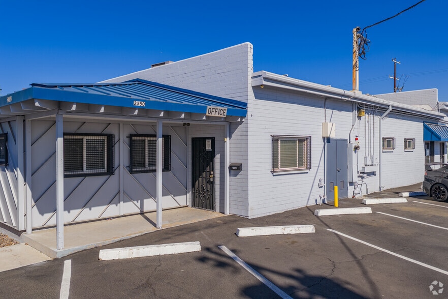 More Photos Of 2350 W Holly St, Phoenix Service For Lease