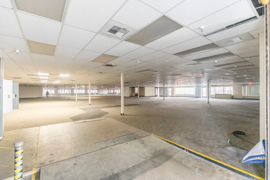 More Photos Of 201 N Sunrise Ave, Roseville Research And Development For Sale