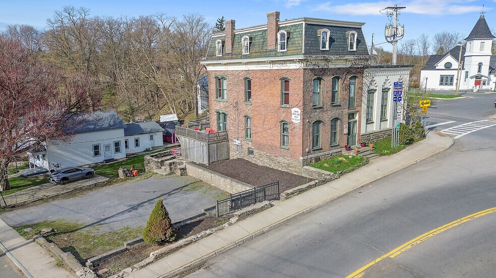 More Photos Of 1880 House Bed & Breakfast, Pulaski Hotel For Sale