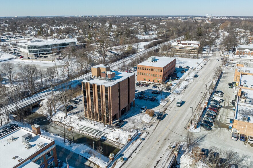 More Photos Of 1240 Meadow Rd, Northbrook Medical For Lease