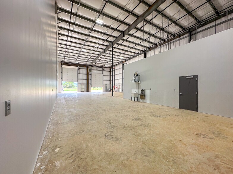 More Photos Of 2000 Bob Wade NW ln, Huntsville Industrial For Lease