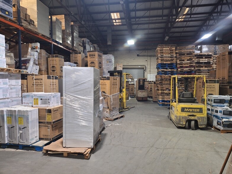 More Photos Of 149 47th St, Brooklyn Warehouse For Lease