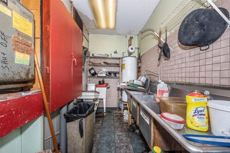More Photos Of 615 S Main St, Woodsboro Restaurant For Sale