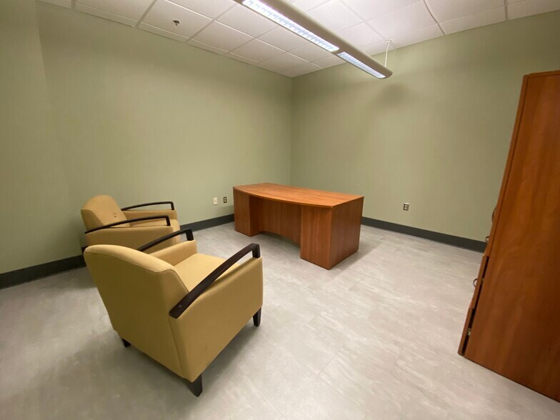 More Photos Of 340 W State St, Athens Flex For Lease