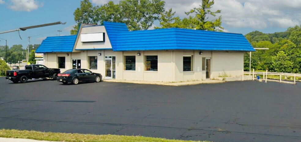 More Photos Of 5911 N Clinton St, Fort Wayne Freestanding For Sale