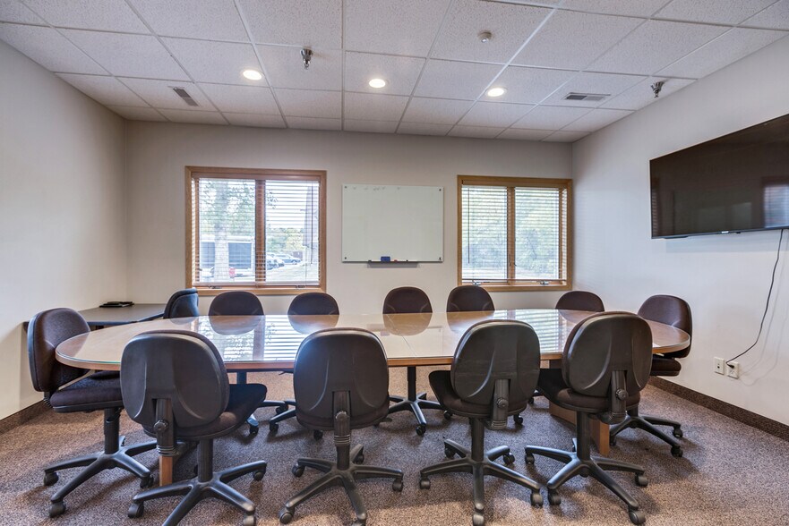 More Photos Of 2127 County Road D E, Maplewood Office For Sale