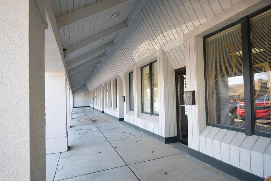 More Photos Of 7936-7936 Quivira Rd, Lenexa Storefront For Lease