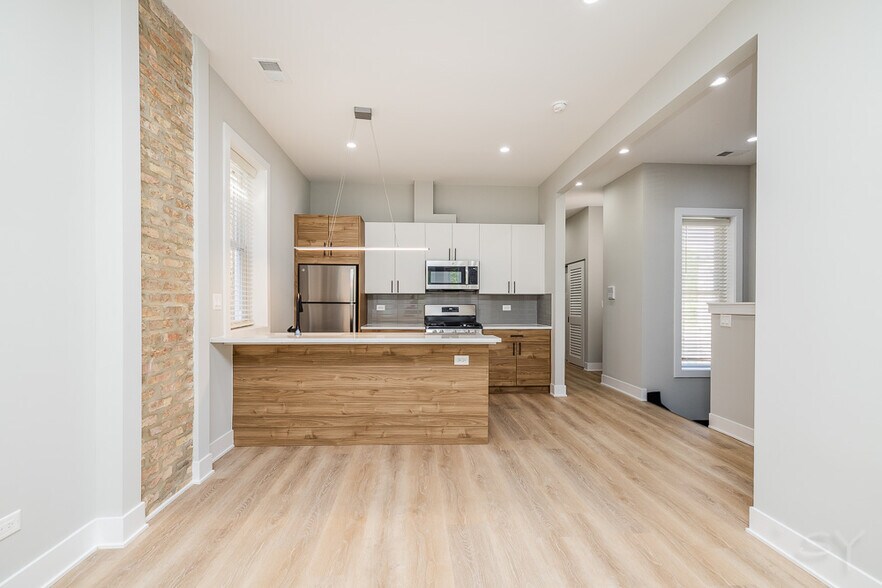 More Photos Of 3039 W 19th St, Chicago Apartments For Sale