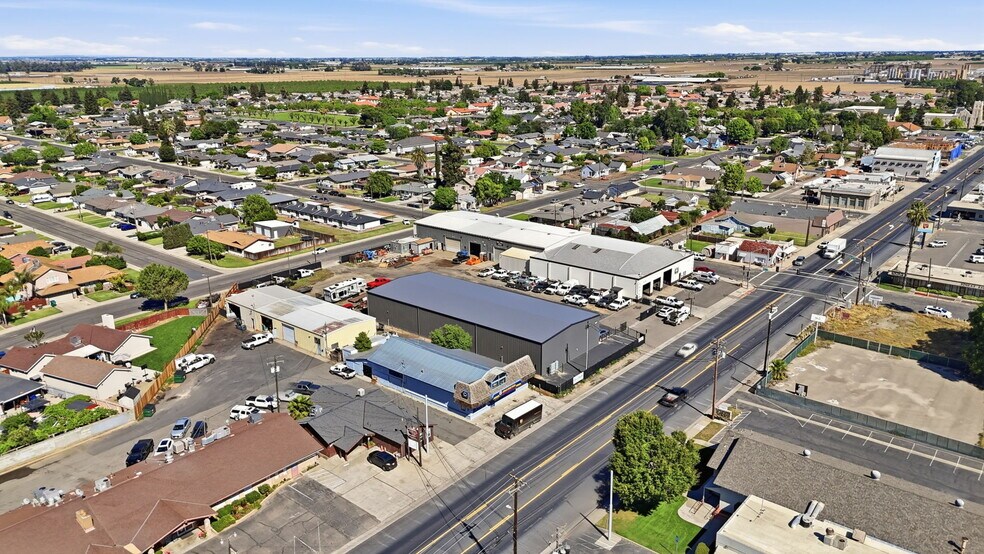 More Photos Of 8217 Lander Ave, Hilmar Flex For Lease
