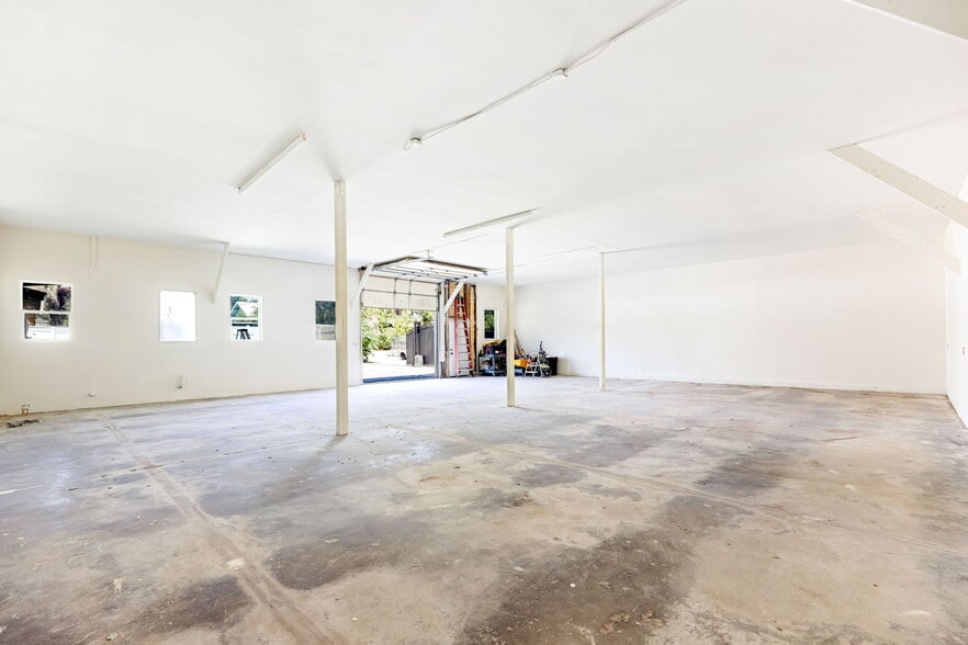 More Photos Of 791 Vernon Dr, Upland Warehouse For Sale