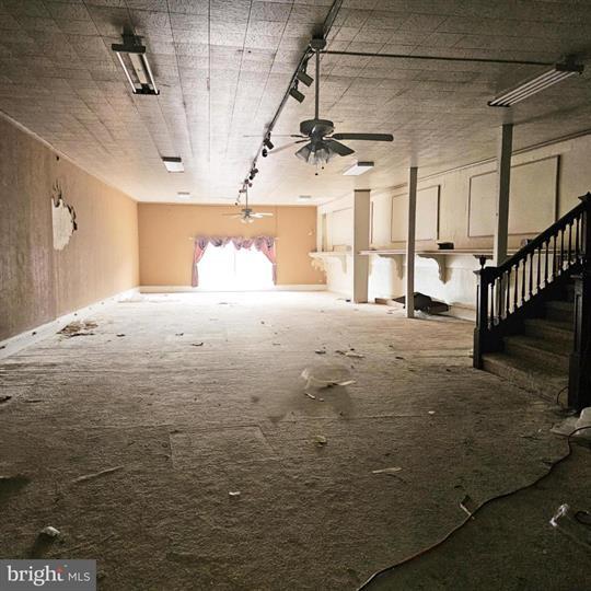 More Photos Of 138 W Broadway, Salem Storefront Retail Office For Sale