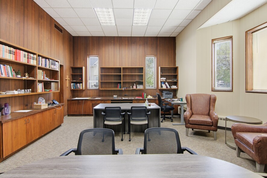 More Photos Of 1115 Greenbrier St, Saint Paul Religious Facility For Sale