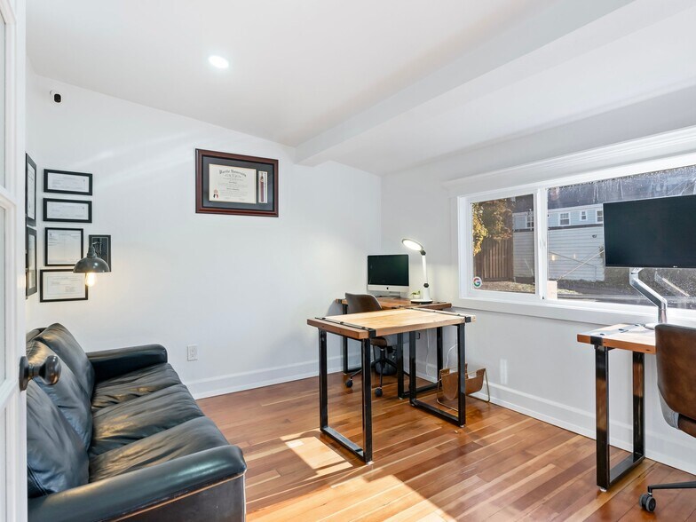 More Photos Of 2917 Washington St, Vancouver Storefront Retail Office For Sale