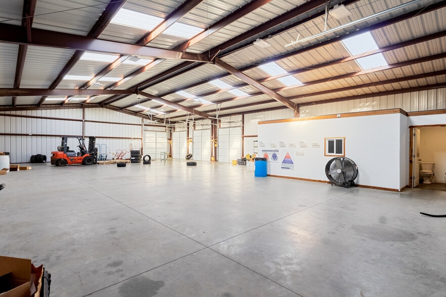 More Photos Of 9110 FR 2140, Cassville Self Storage For Sale