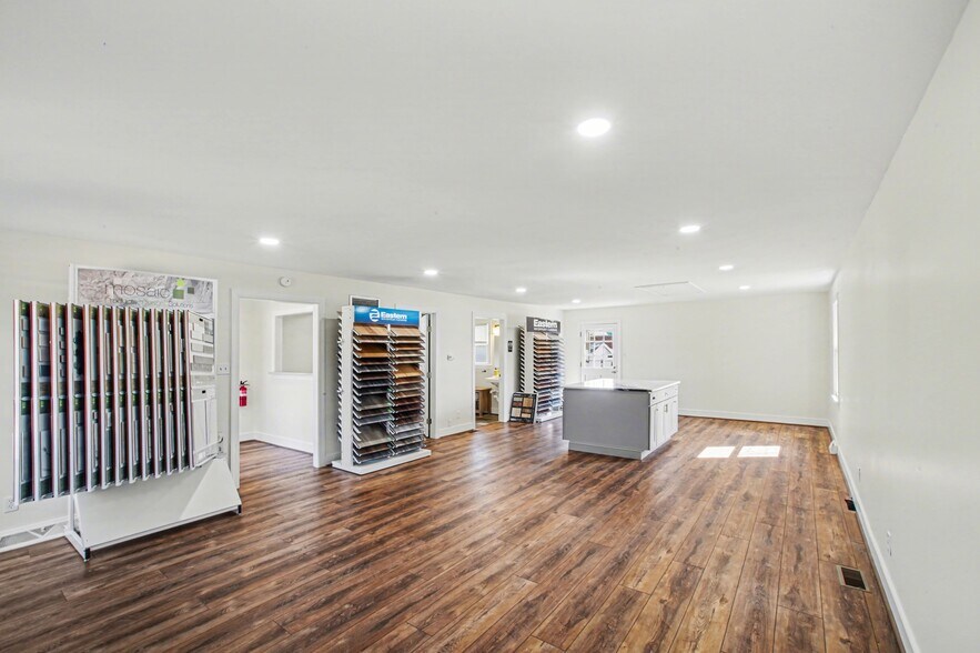 More Photos Of 2603 Lafayette Blvd, Fredericksburg General Retail For Lease