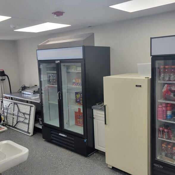 3055 Shirley Dr, Jackson, MI 49201 Freestanding For Sale