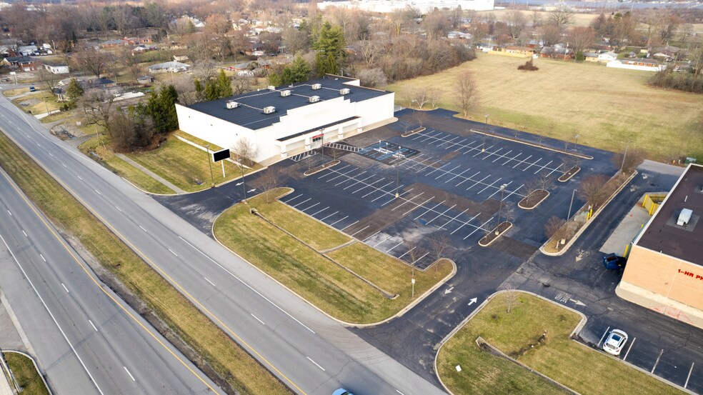 More Photos Of 3632 S Scatterfield Rd, Anderson Freestanding For Lease