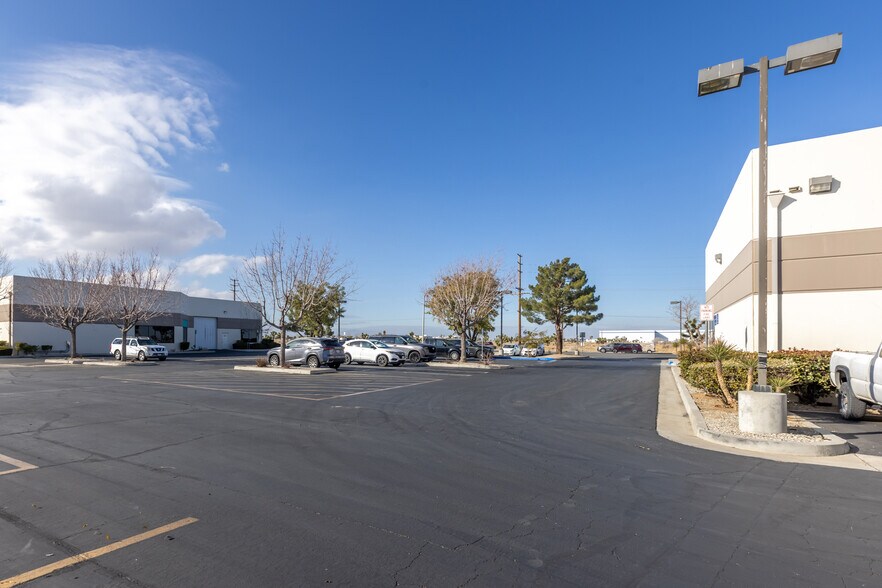 More Photos Of 608 E Rancho Vista Blvd, Palmdale Service For Sale