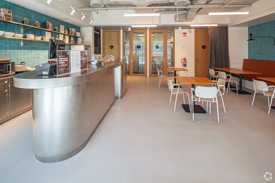 More Photos Of 1 Calle Vía de los Poblados, Madrid Coworking Space