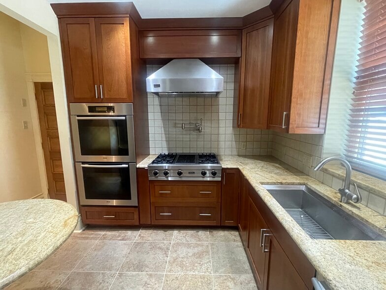 More Photos Of 33 W South St, Wilkes-Barre Office For Sale
