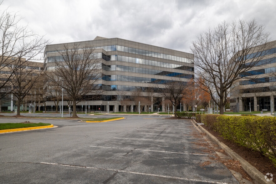More Photos Of 2275 Research Blvd, Rockville Office For Lease