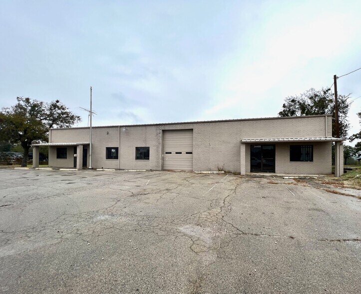 More Photos Of 2440 E Highway 377, Granbury Light Distribution For Sale