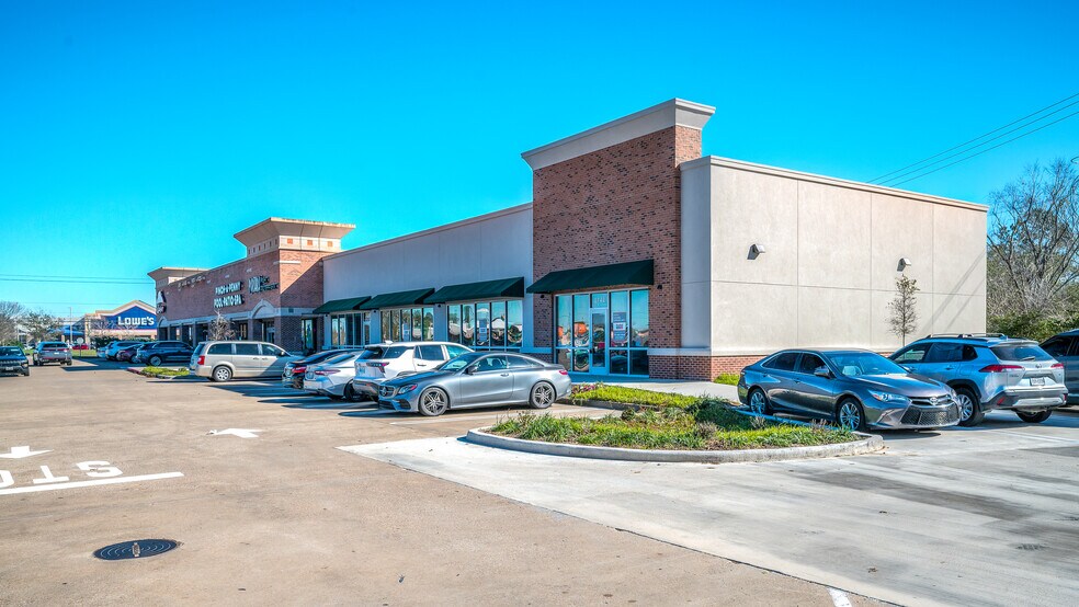 More Photos Of 2720-2850 E Broadway St, Pearland Unknown For Lease