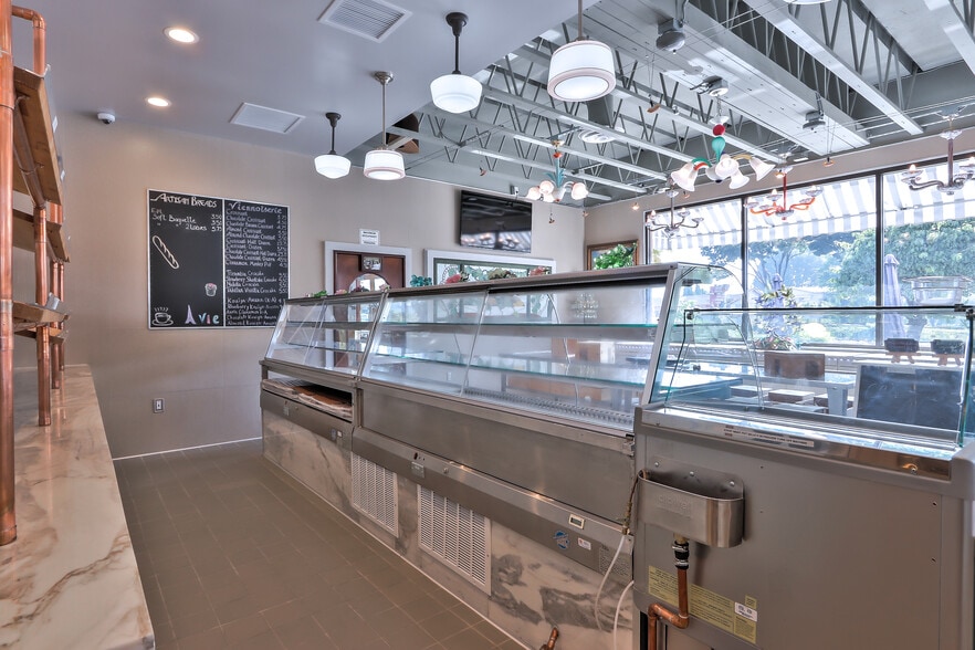 More Photos Of 923 S Bascom Ave, San Jose Restaurant For Lease