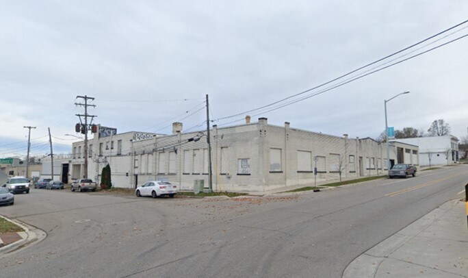 Primary Photo Of 542 Cesar E Chavez Ave, Grand Rapids Warehouse For Sale