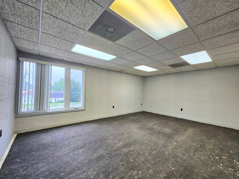 More Photos Of 3201 Highfield Dr, Bethlehem Medical For Sale