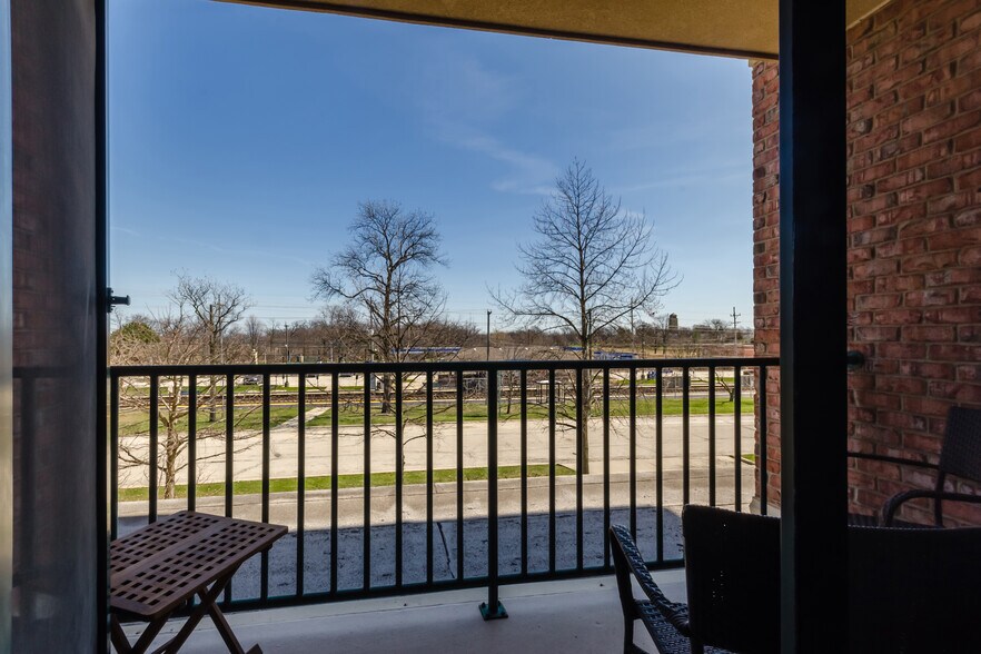 More Photos Of 3556 Western Ave, Highland Park Apartments For Sale