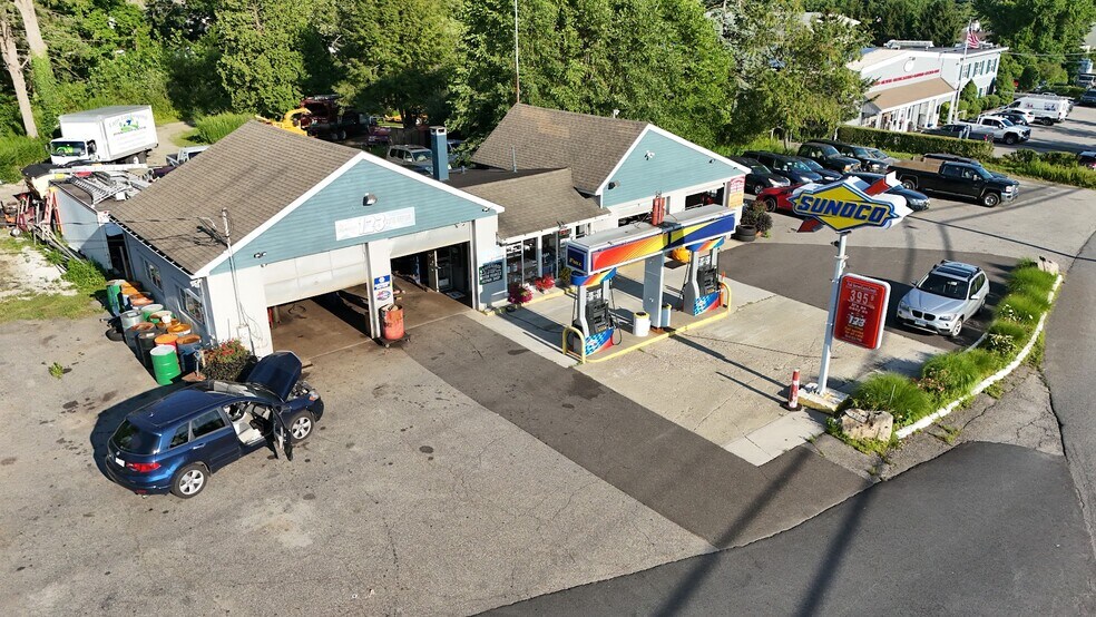More Photos Of 390 Smith Ridge Rd, South Salem Service Station For Sale
