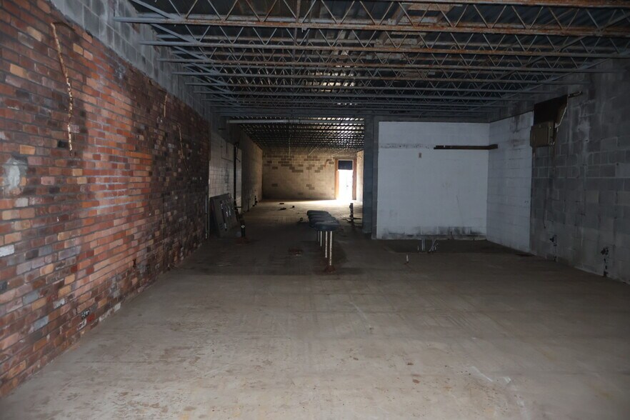 More Photos Of 1426 Cherry St, Detroit Light Distribution For Lease